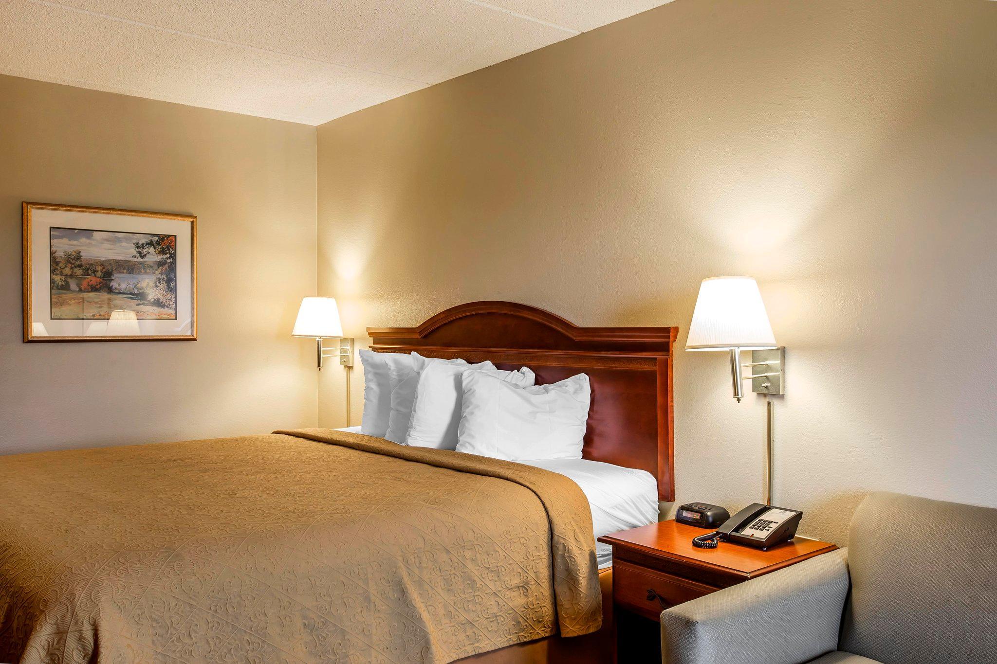 Quality Inn Airport - Southeast Irondale Екстериор снимка