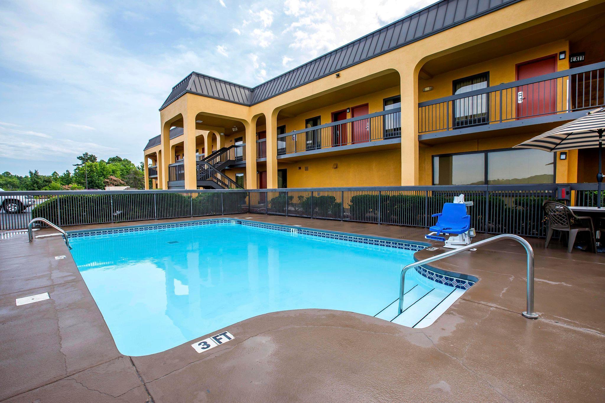 Quality Inn Airport - Southeast Irondale Екстериор снимка