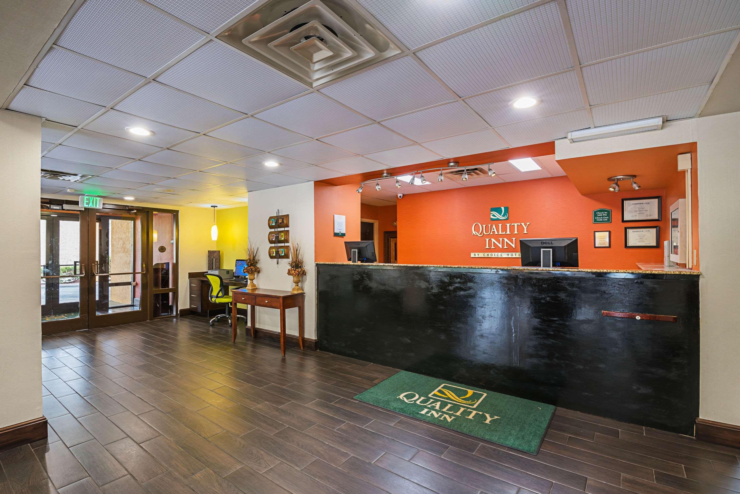 Quality Inn Airport - Southeast Irondale Екстериор снимка