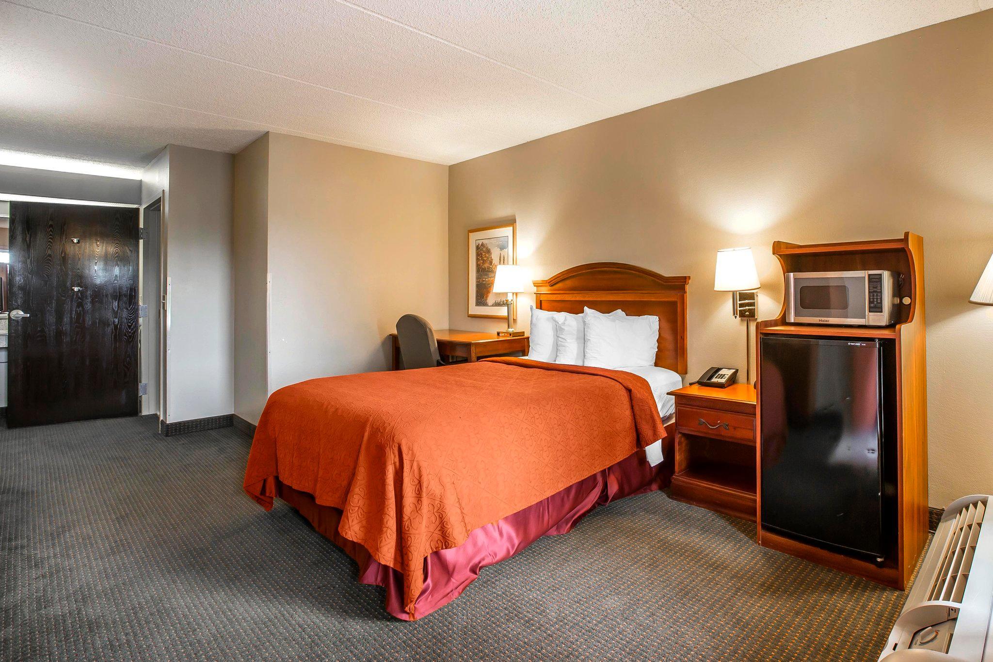 Quality Inn Airport - Southeast Irondale Екстериор снимка
