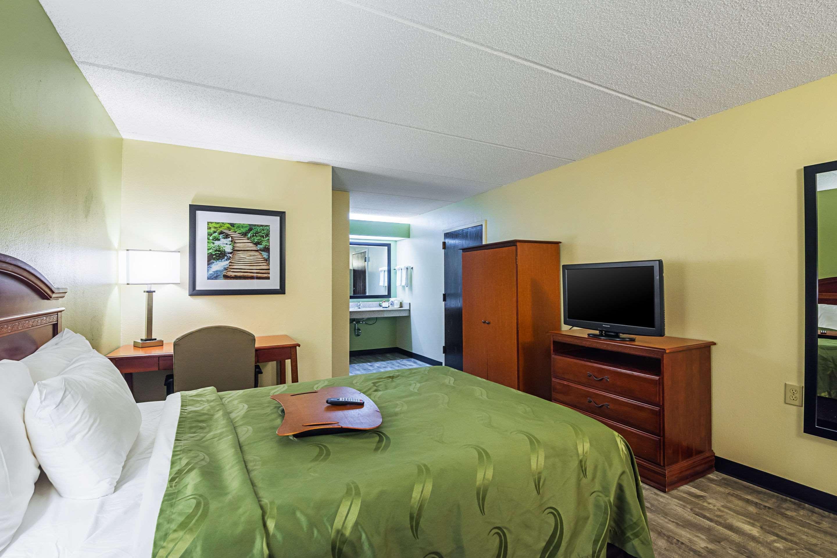 Quality Inn Airport - Southeast Irondale Екстериор снимка
