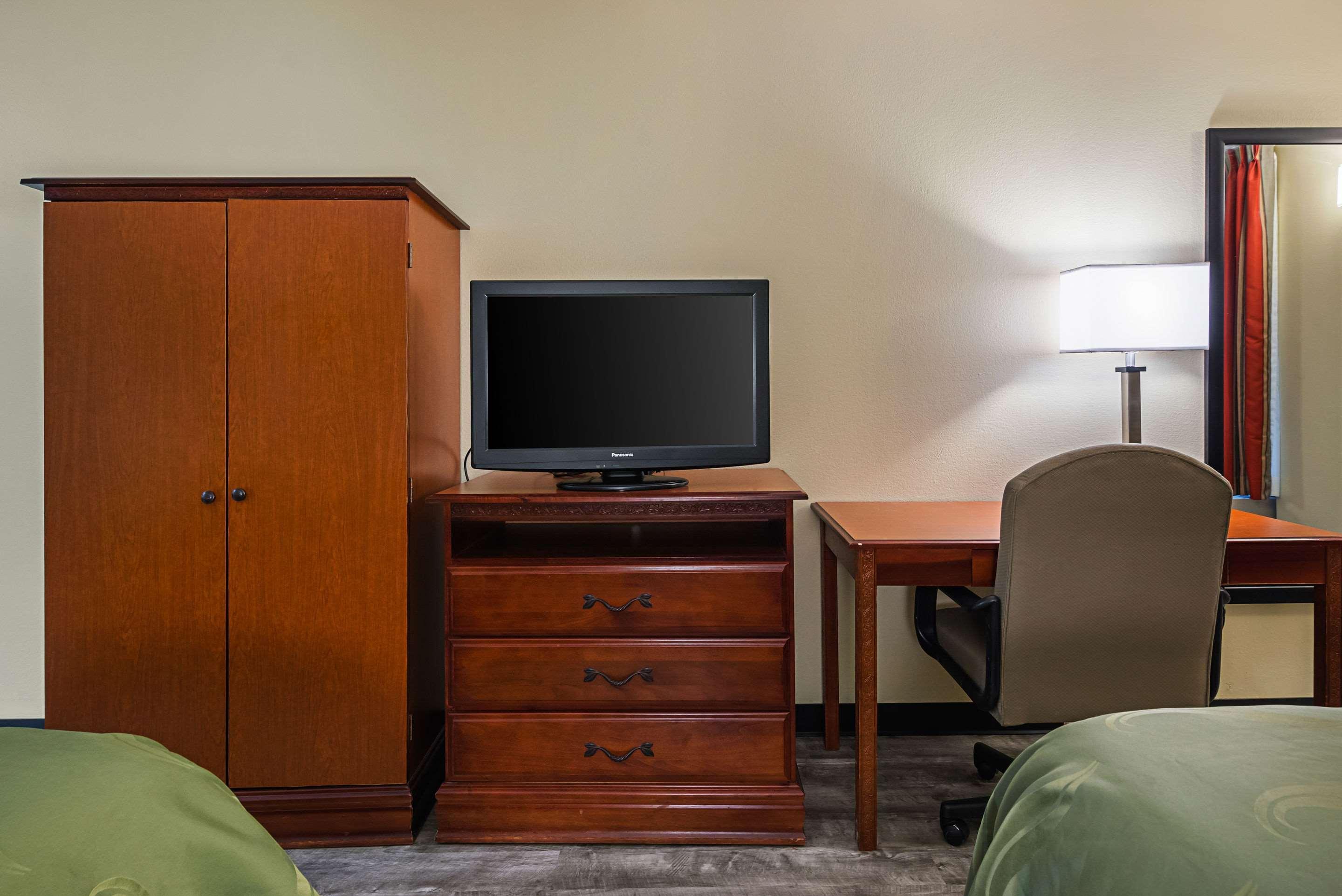 Quality Inn Airport - Southeast Irondale Екстериор снимка