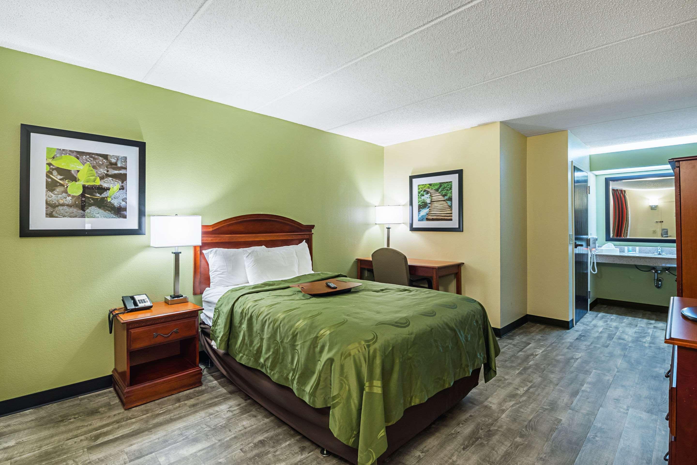 Quality Inn Airport - Southeast Irondale Екстериор снимка